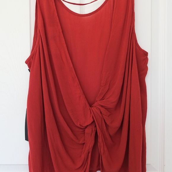 Chloe & Katie knot back tank - Picture 3 of 3